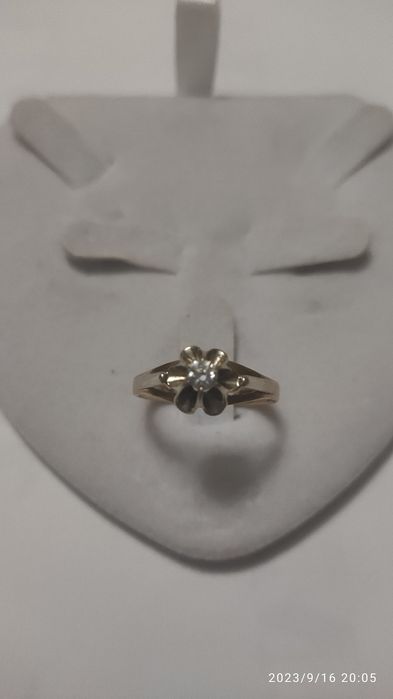 Продаётся золотое кольцо