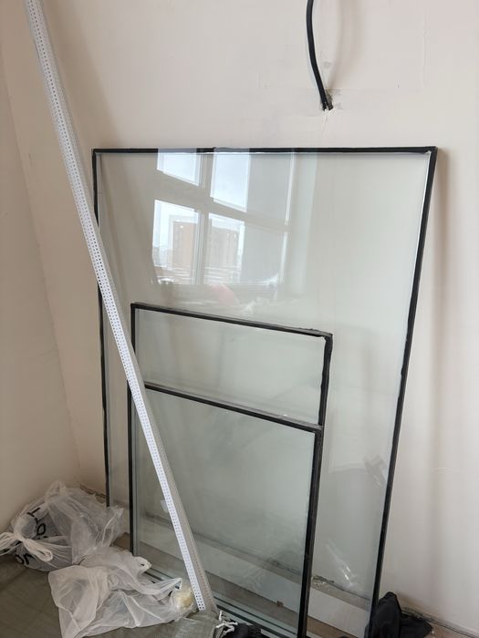 Продам окна и дверь балкона