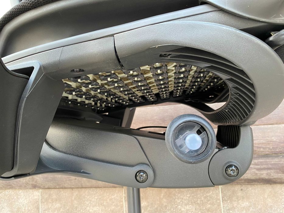 Herman Miller Embody chair - (Геймърски ергономичен офис стол)