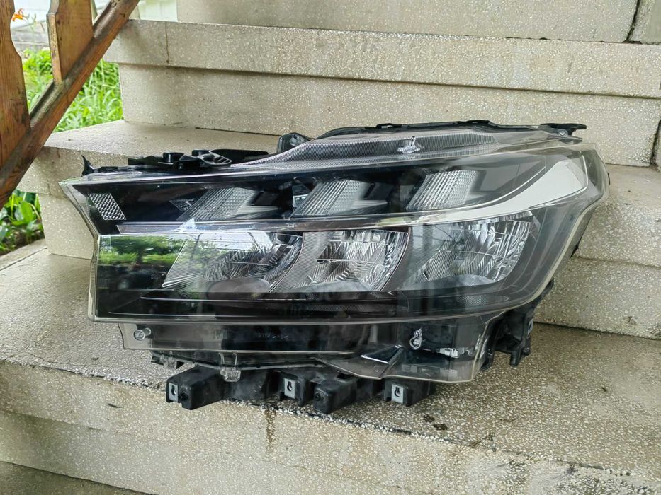 Фар Suzuki SX4 LED ляв / Фар Сузуки СХ4 Оригинален