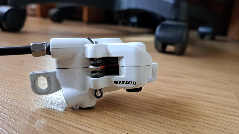 Хидравлична дискова задна спирачка Shimano бяла