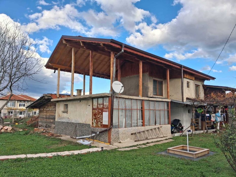 Самостоятелна къща с.Конуш