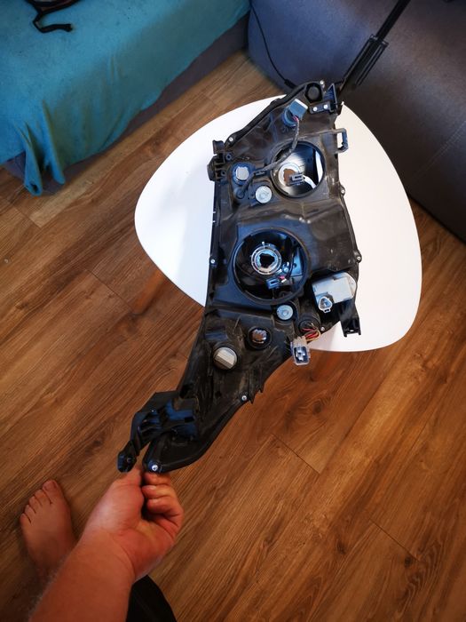 Far stânga Toyota avensis t27 2011/2012/2013/2014 halogen