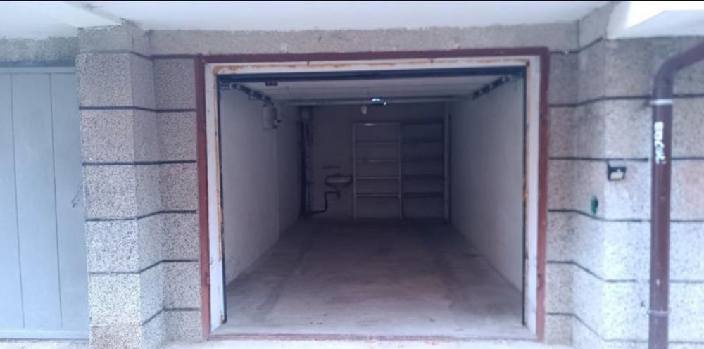 Дава се под наем Гараж / Паркомясто в София, Център - 18 кв.м за 119.34 € - Снимка #1