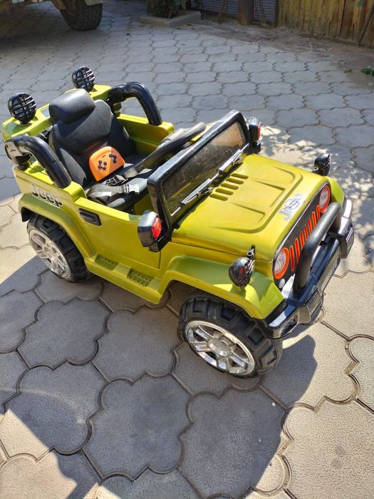 Детская музыкальная машина