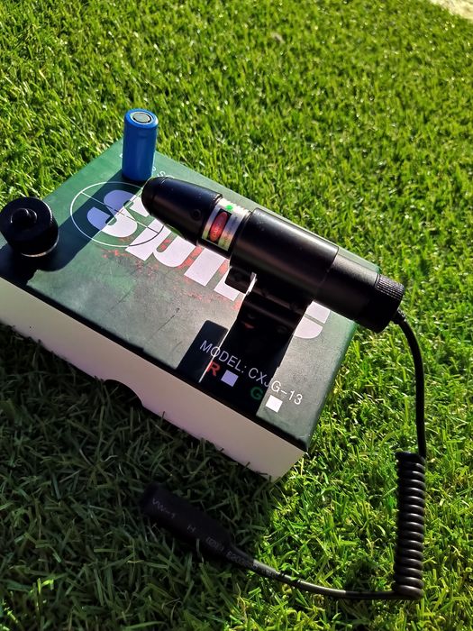 Laser pentru arma pistol pointer verde airsoft prindere pe sina green