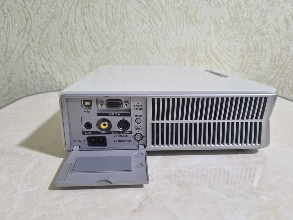 Proektor Sony VPL-CS5 JAPAN