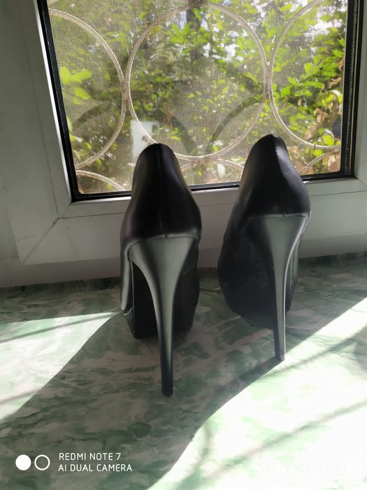 Туфли на высоком каблуке