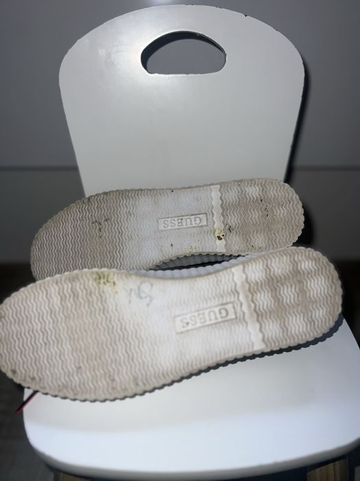 Маратонки Guess номер 38