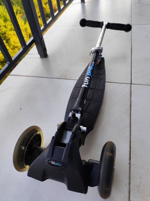 Trotineta cu lumini Fun Pro 4-6 ani
