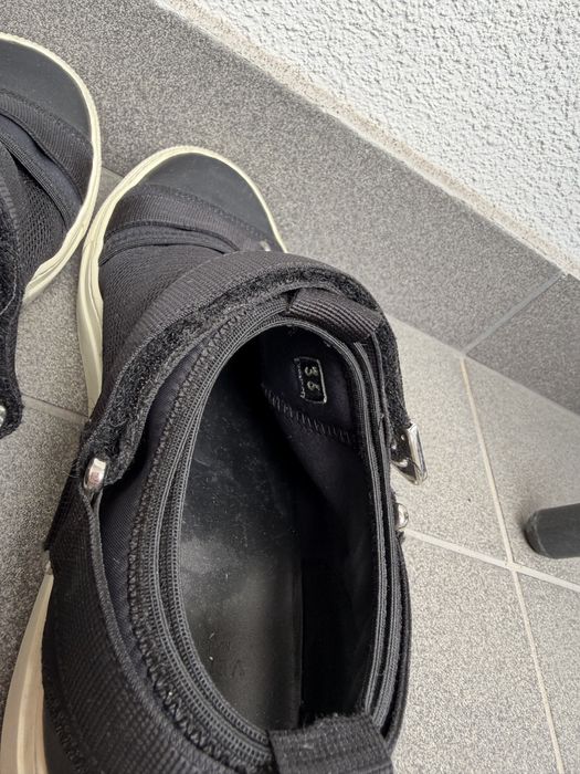 Vând sneakers Versace Jeans Couture originali, mărimea 36.