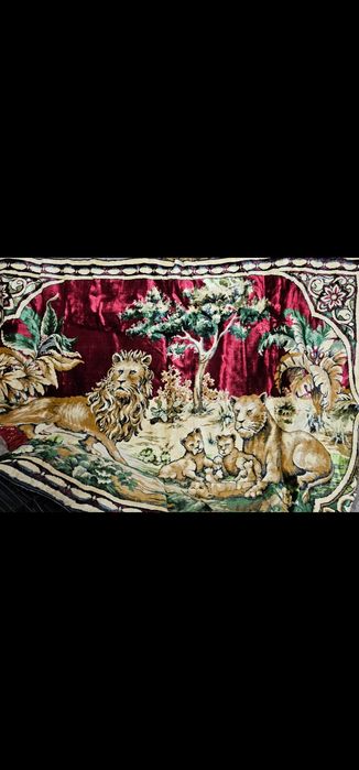 Carpetă Artizanală Vintage cu Leu, Leoaica și Puii