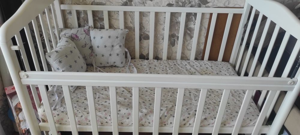 Продам детскую кроватку