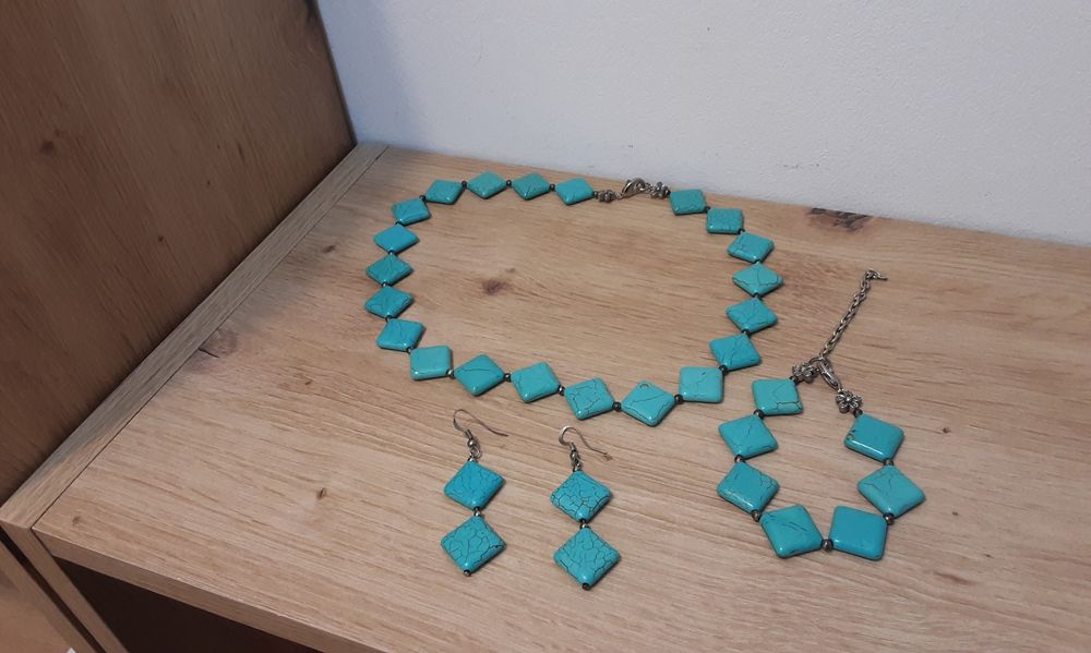 Set pietre turcoaz colier, bratara, cercei