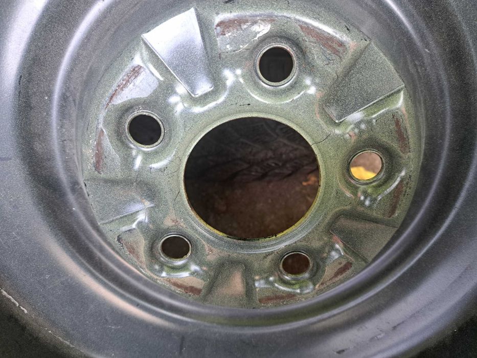 продавам гума патерица от Мазда 5,запазена