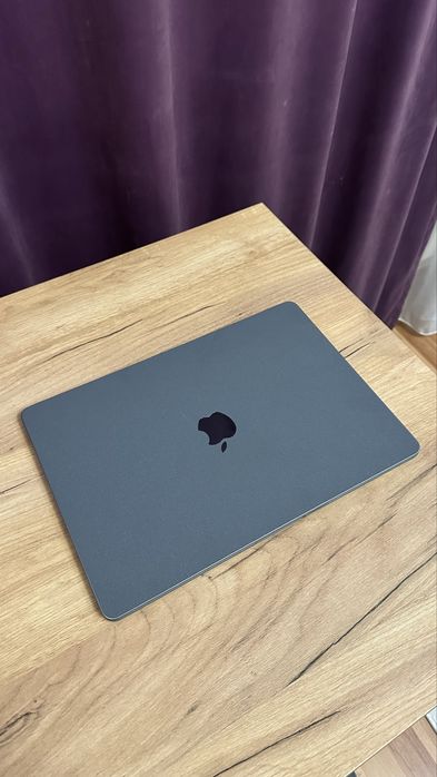 MacBook Air 15 M3 (на гарантии)
