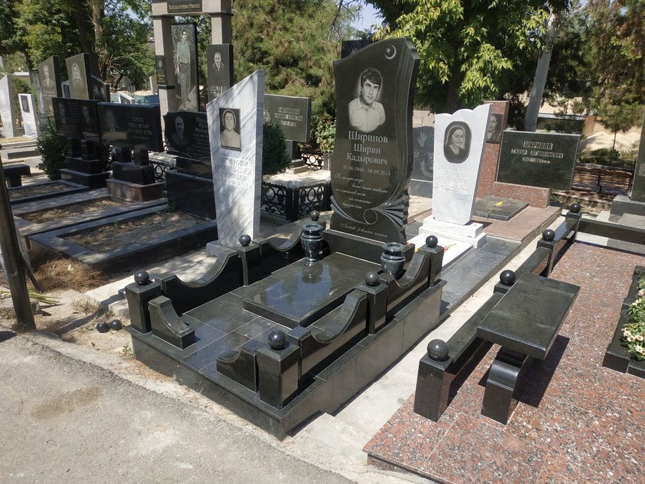 Памятники. Ёдгорликлар