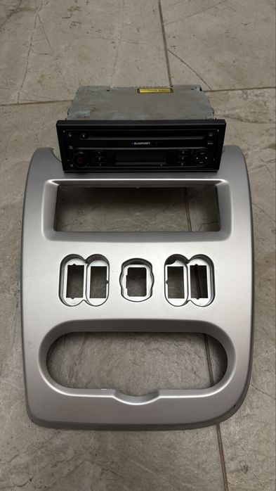 Radio/CD Player Blaupunkt Logan 1 2009-2012
