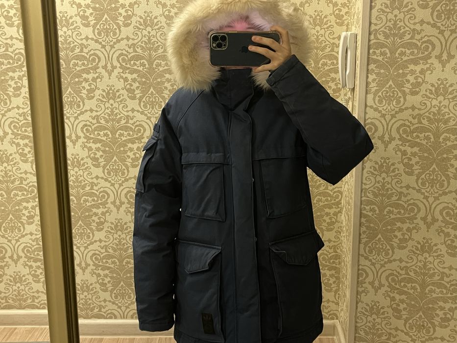 Продается зимняя куртка Adidas