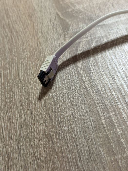 Cabluri SATA ca noi.