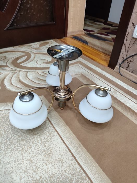 Люстра 3-х рожковая б/у