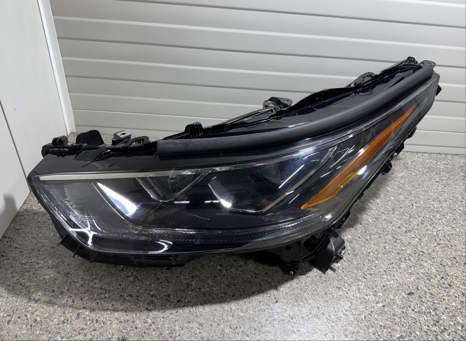 Far stânga  full led Toyota highlander