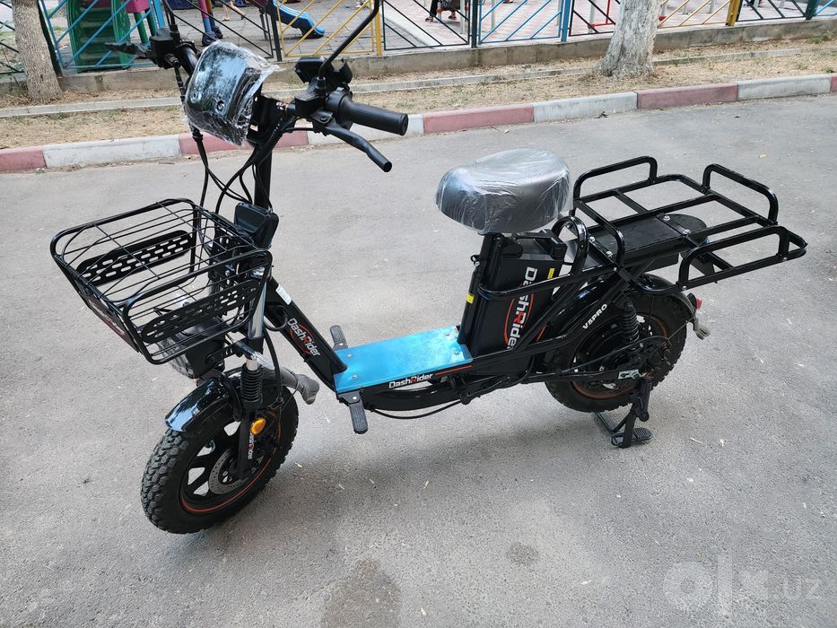 Skuter DashRider sotiladi 1 yarim oy haydalgan 2 ta batareka bilan