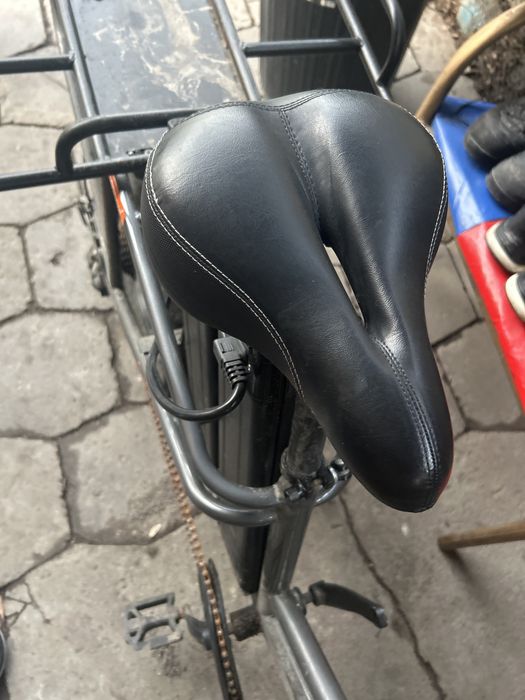 Басқа қалаға көшетин болгансоң сатып жатрмын