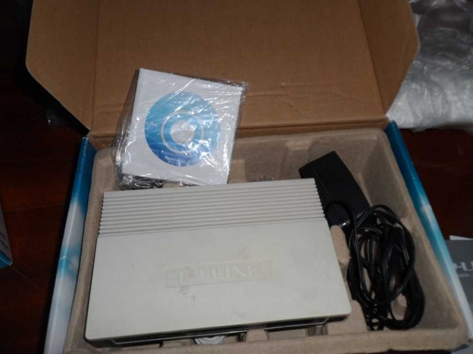 Модем    Роутер   300 Mbps   Wi  - Fi   и  TR - LINK