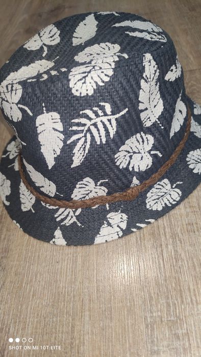 детска шапка на H&M