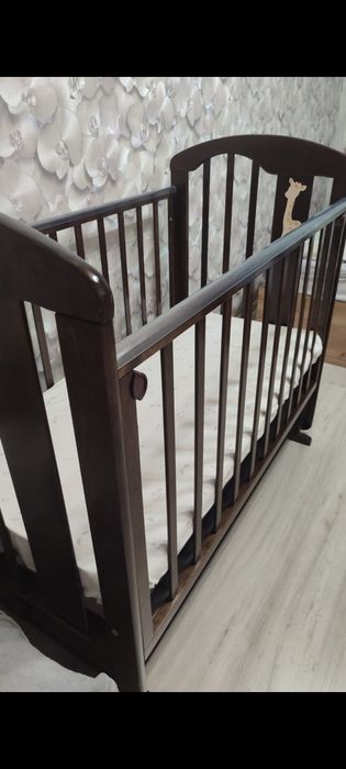 Продам детскую кроватку