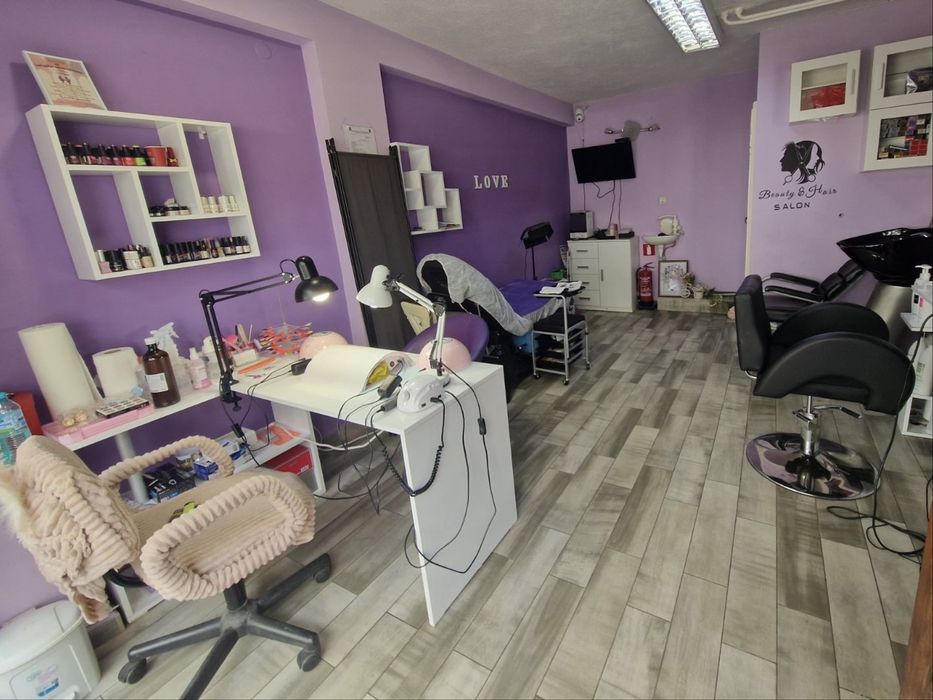 Отдавам място за маникюр и педикюр под наем 150€