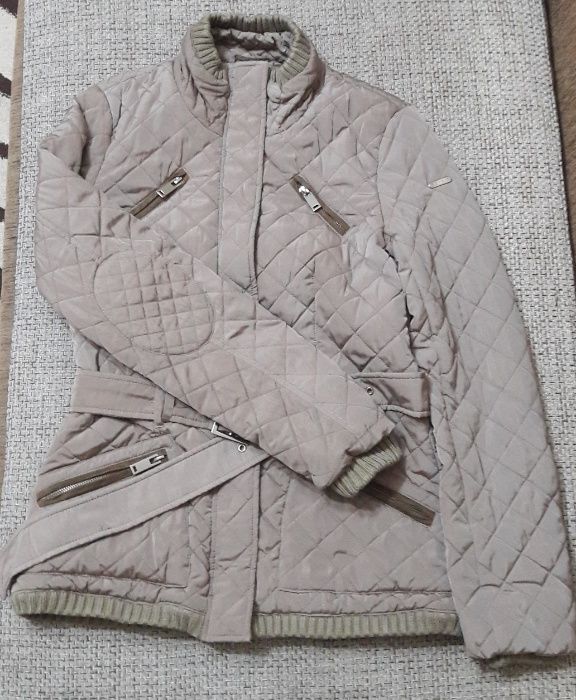 Женская куртка в отличном состоянии