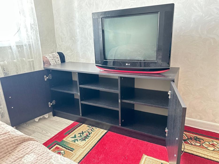 Продам подставку под телевизор Икеа