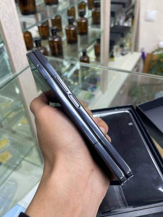 Samsung galaxy z fold 4 5G 12/256gb holati 9/10 ideall
