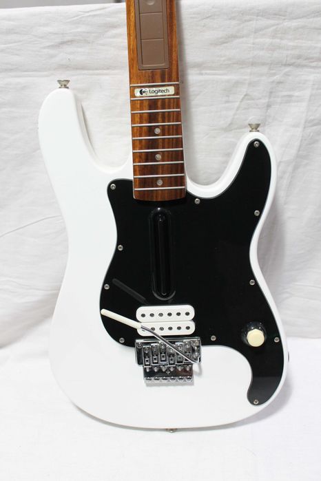 Chitara Guitar Hero Logitech lemn pentru consola Nintendo Wii wireless
