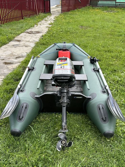 Barca kolibri cu motor 4 cai