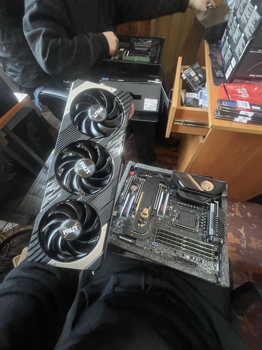 Видеокарта RTX 4080 super 16gb.