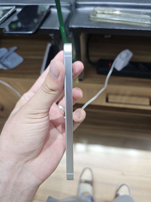 Samsung s24 b/u holati ideal