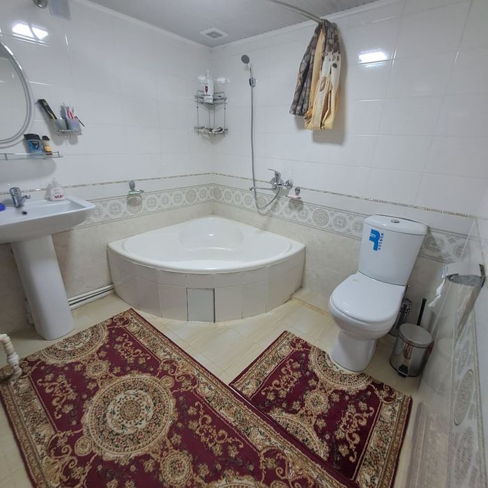 Uchqahramon arinter. Chala qozo ichkari emas yaxshi joy.6 sotx