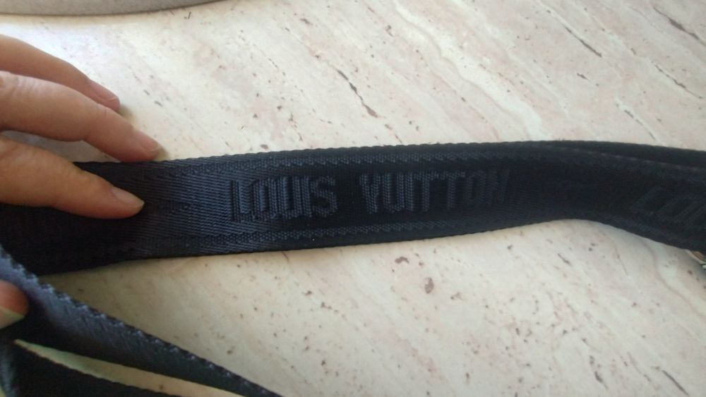 Geantă Luis Vuitton paris originală piele