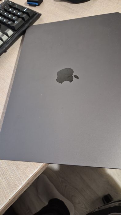 MacBok Air RETINA 2024 15inch M3 16GB 512GB SSD 122 cicluri 100% bat!