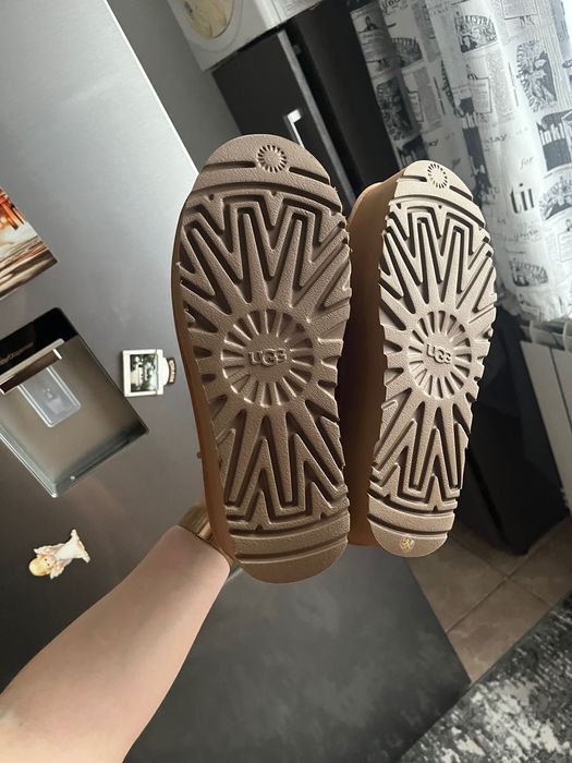 Saboții UGG , NOU 38