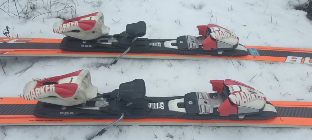 Vând set  skiuri cu clapari