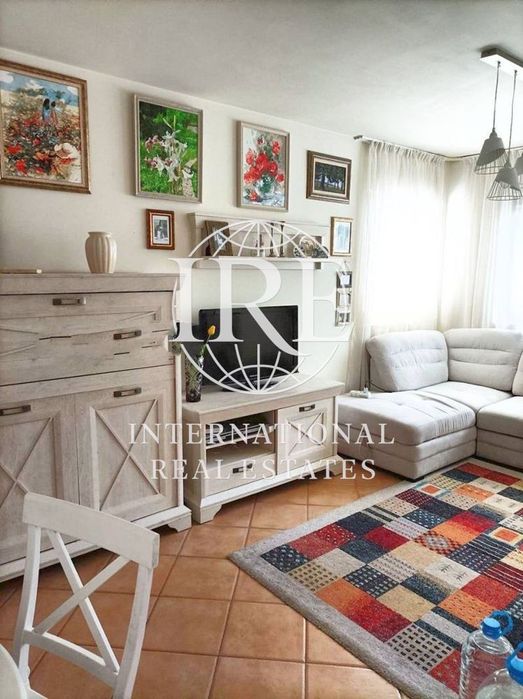 Продава се Двустаен апартамент в Варна, Център - 75 кв.м за 1918 €/кв.м - Снимка #4