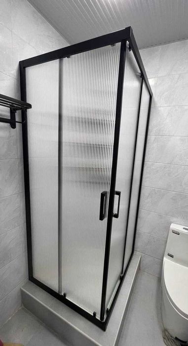 Стеклянные душевые кабины и перегородки на заказ под ключ