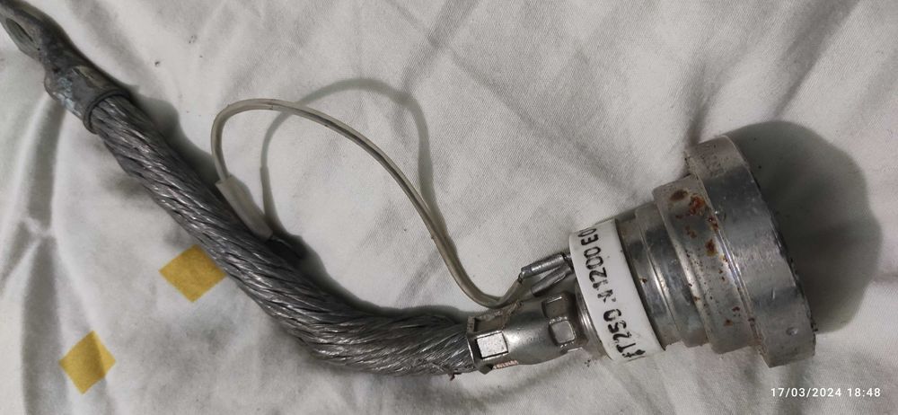 Componente electronice, tiristori și diode.