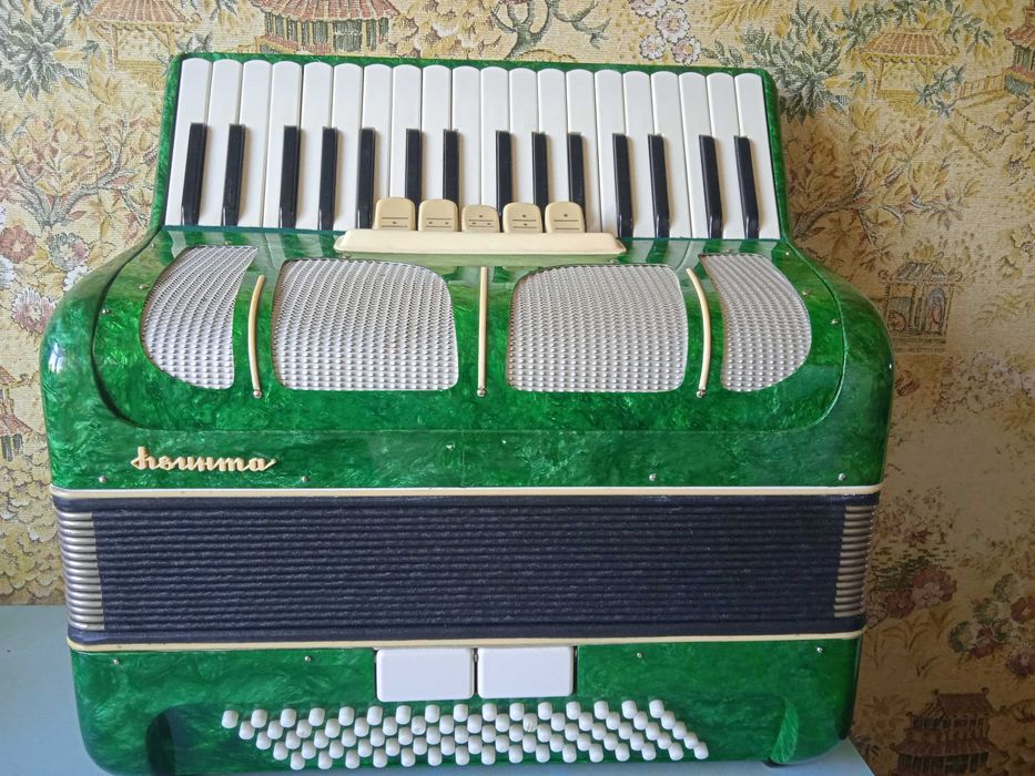 Продам акордеон Квинта.