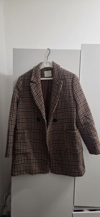 Sacou fete 13-14 ani,marimea  164,Zara din lana,stare foarte bunq