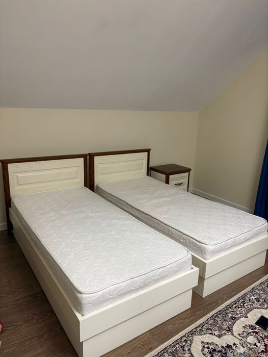 Спальные кровати продам